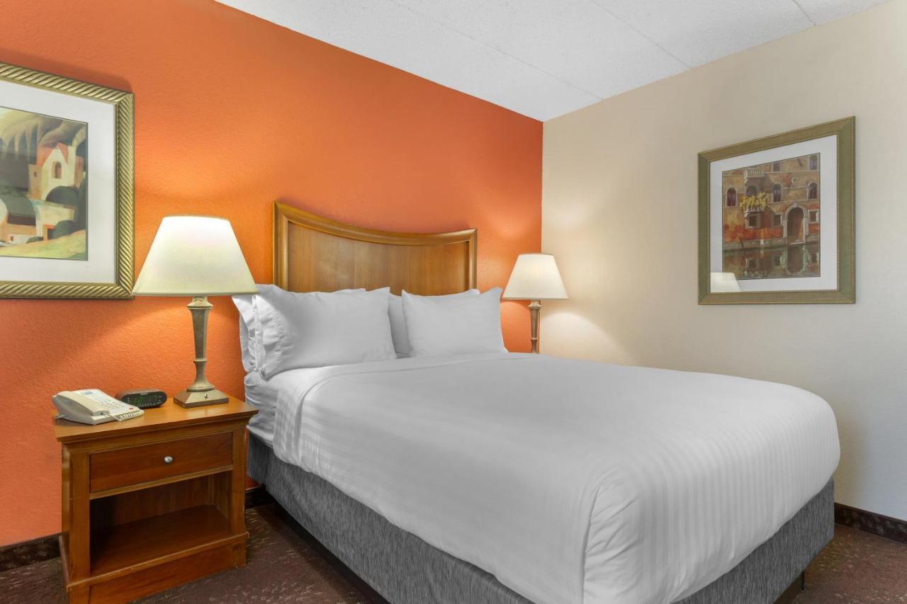 Holiday Inn Express Chicago-Downers Grove By Ihg Eksteriør bilde