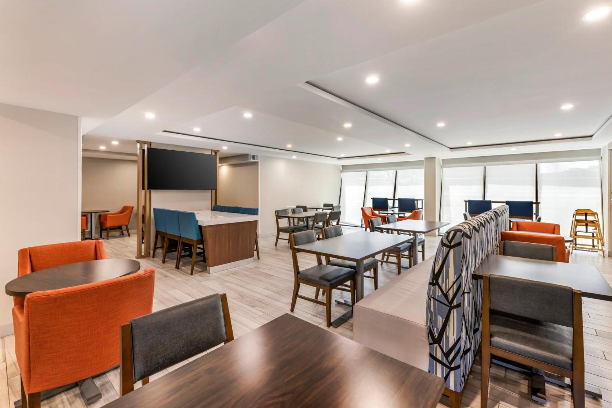 Holiday Inn Express Chicago-Downers Grove By Ihg Eksteriør bilde