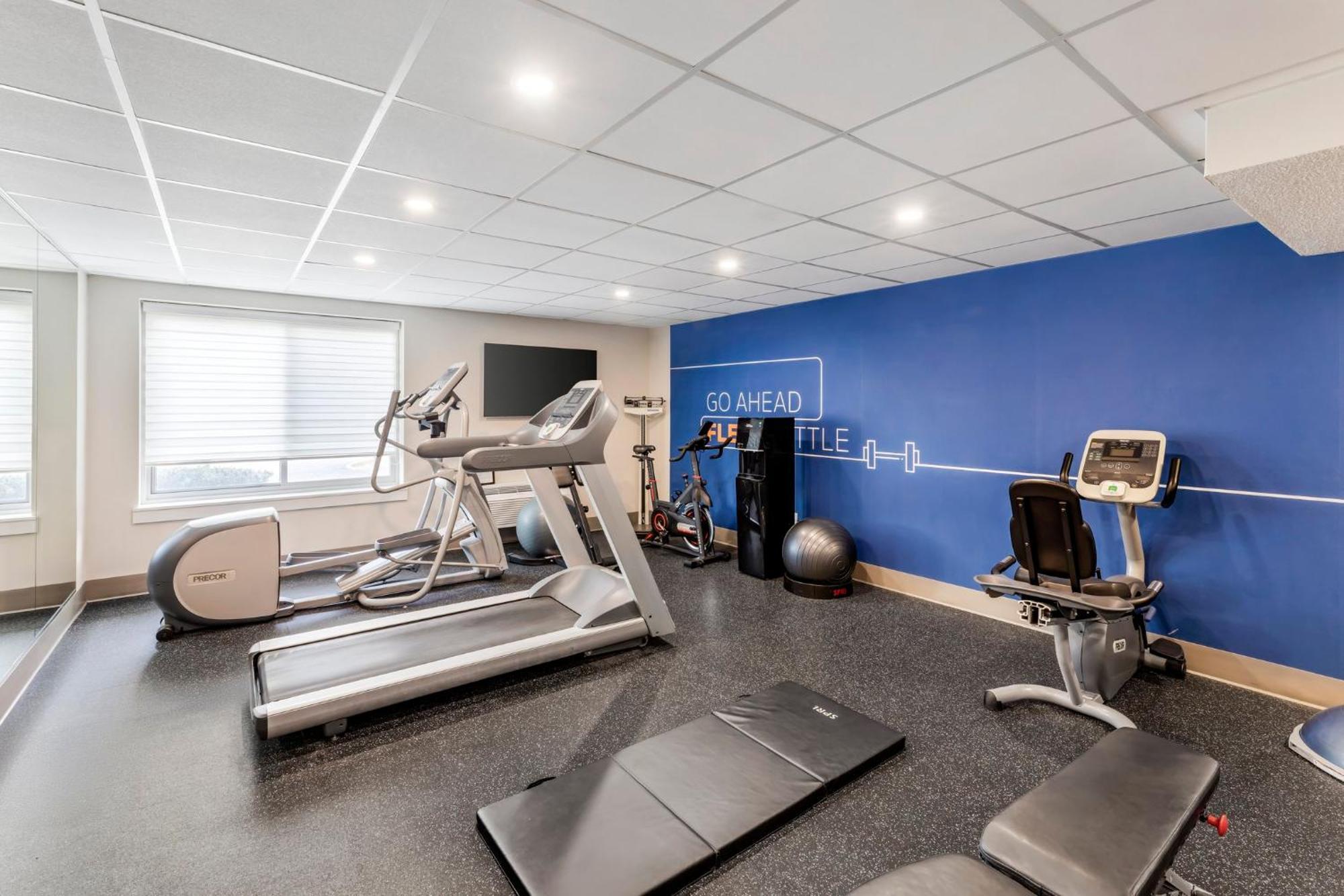 Holiday Inn Express Chicago-Downers Grove By Ihg Eksteriør bilde